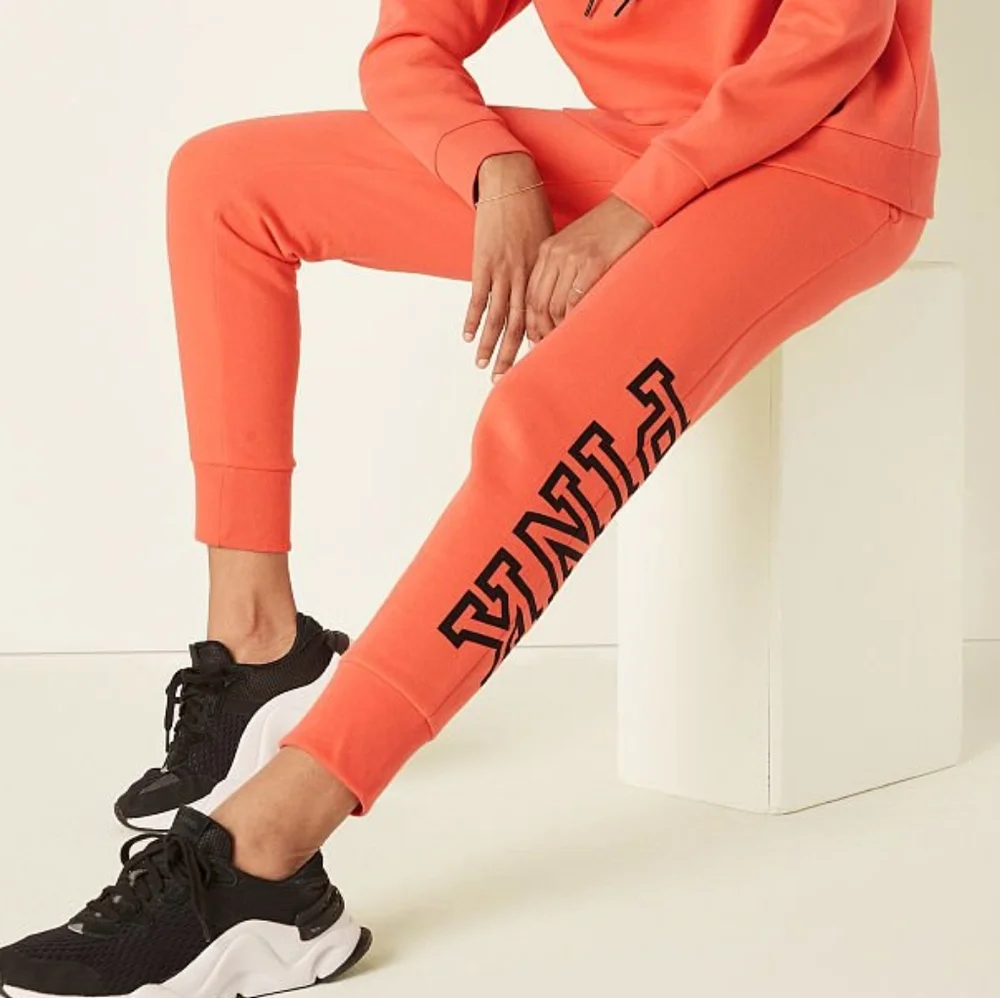NEW VS PINK Logo Joggers NWT - Picture 3 of 6